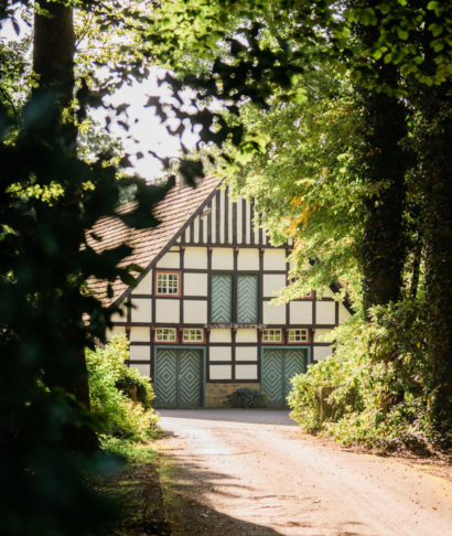 Einfahrt-zum-Ramselhof-Eckdaten