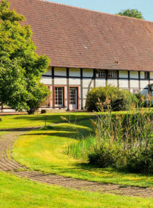 Garten mit Teichanlage am Ramselhof