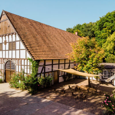Luftaufnahme der Tenne mit Terrasse
